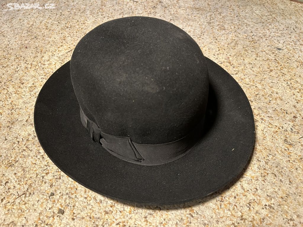 Starý klobouk buřinka