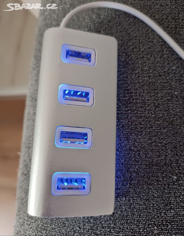 USB rozbočovač se čtyřmi porty