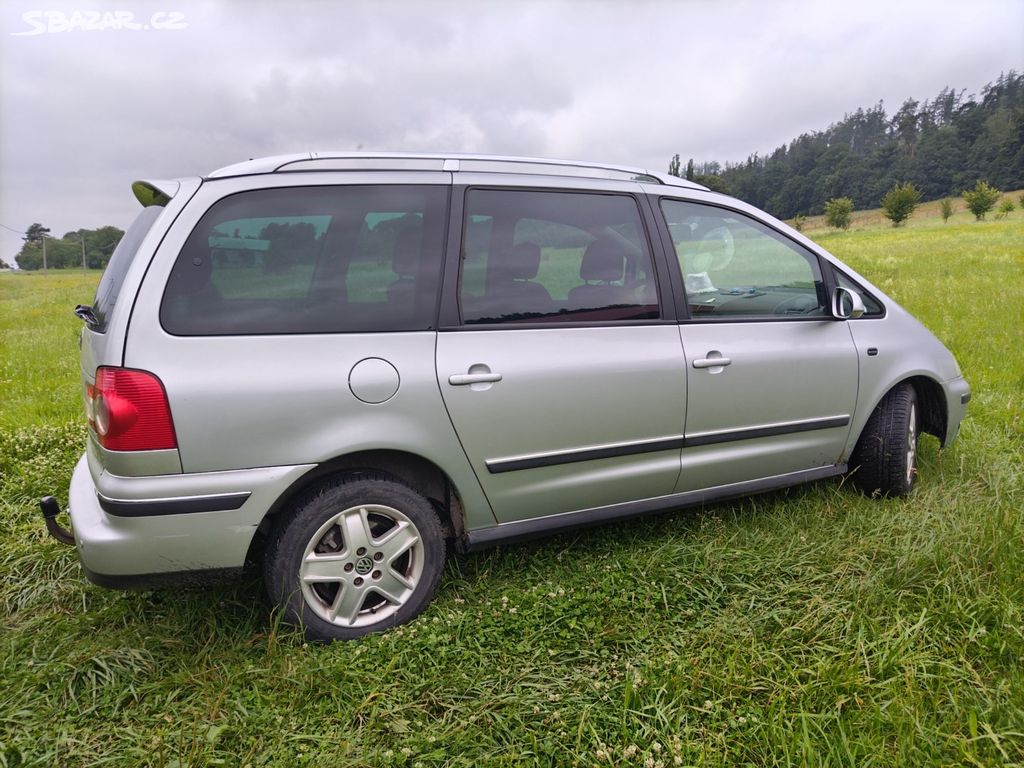 VW Sharan 1.9 110 kw 7 míst