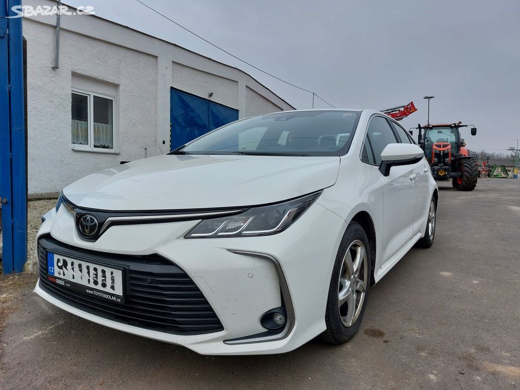 TOYOTA COROLLA SD, r. 2022, Benzín, 92kW