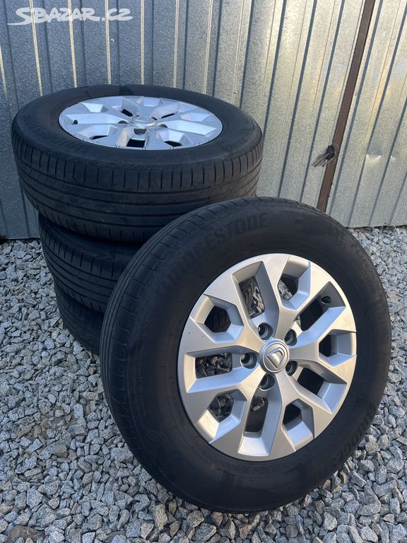 Letní kola Dacia Duster 5x114,3 6,5Jx16 ET50