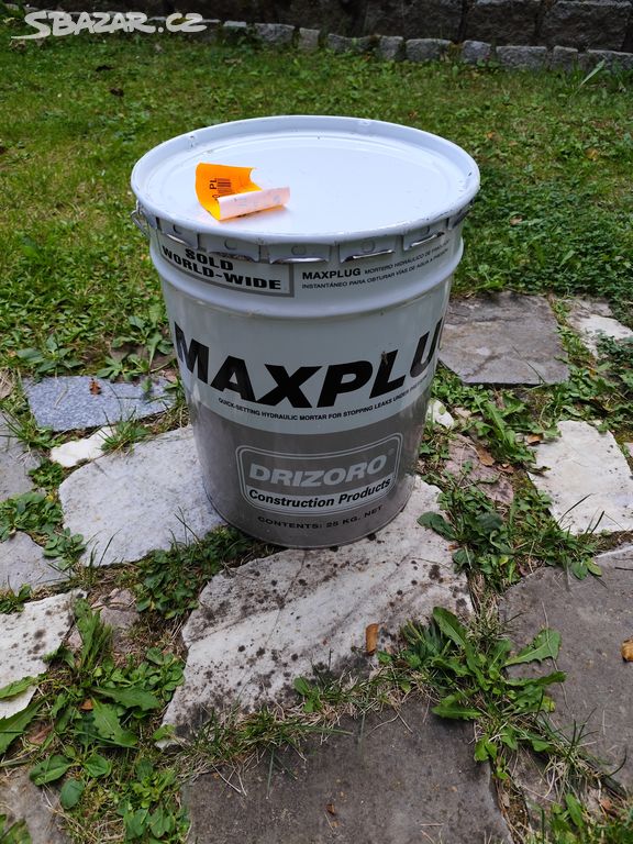 Maxplug - těsnící hmota na bazény apod.