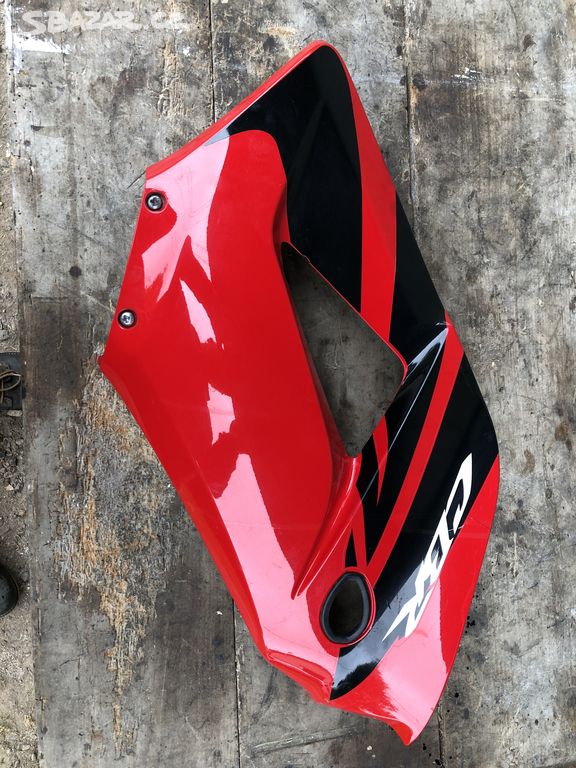 pravý plast kapota honda CBR125 2008