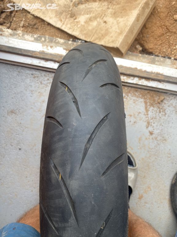 Moto pneu 120/70/R17 Bridgestone