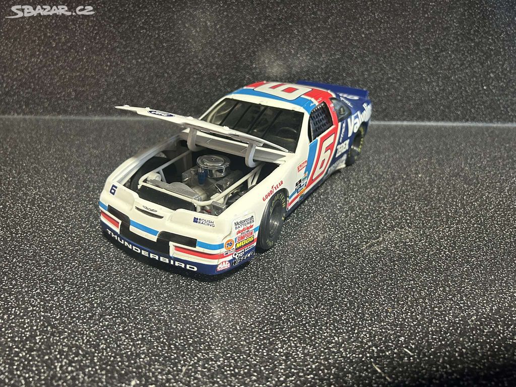 Ford Thunderbird Nascar 1:18