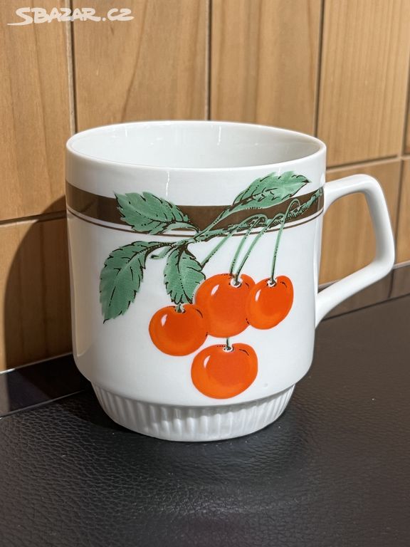 STARÝ RETRO PORCELÁNOVÝ HRNEK ČSSR - značeny