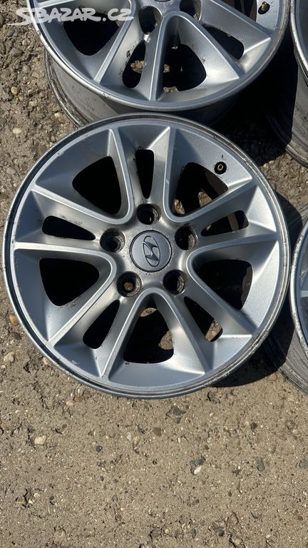 Lité disky Hyundai 6Jx15 ET43 5x114.3