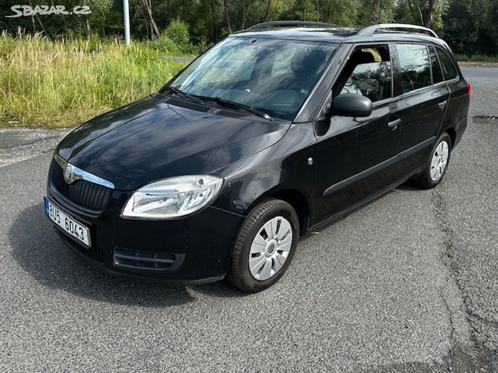 Škoda Fabia II 1.4i, r.2009,servisní kniha,117k km