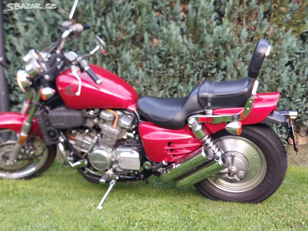 Honda VF 700C SuperMagna