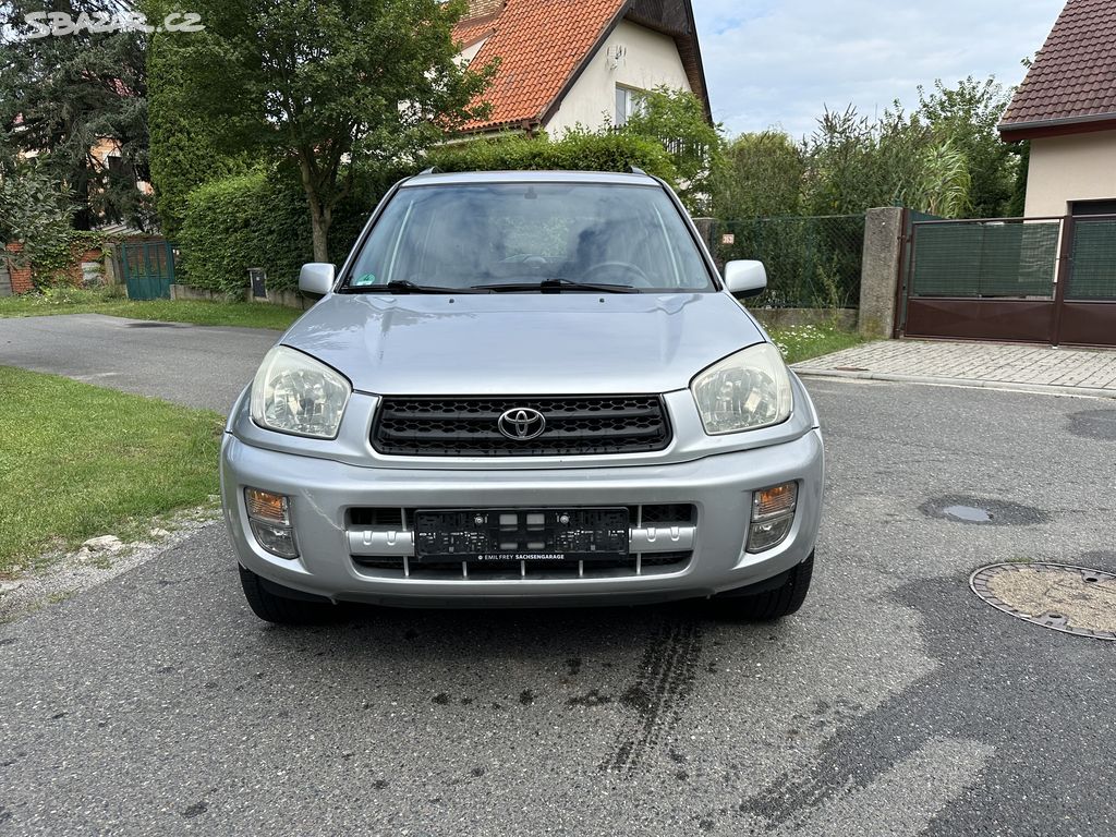 TOYOTA RAV4 2.0 110 kW NOVÁ STK R.V. 2010