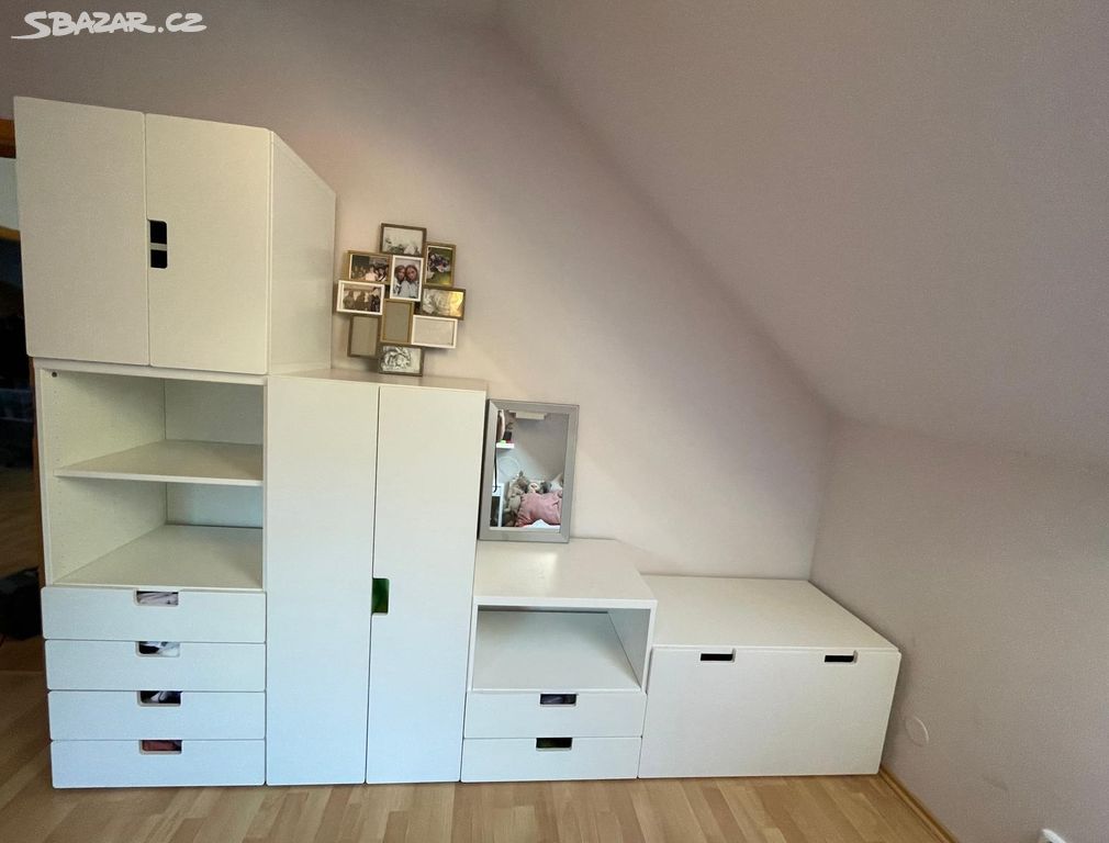 Bílý nábytek IKEA STUVA do dětského pokoje