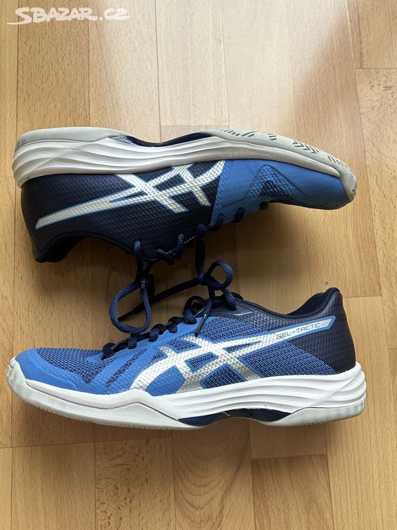 Sálové boty značky Asics velikost 39