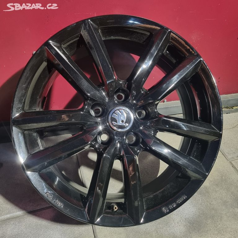 17"-HEZKÉ ČERNÉ ALU LITÉ DISKY 5x112 ŠKODA KAROQ