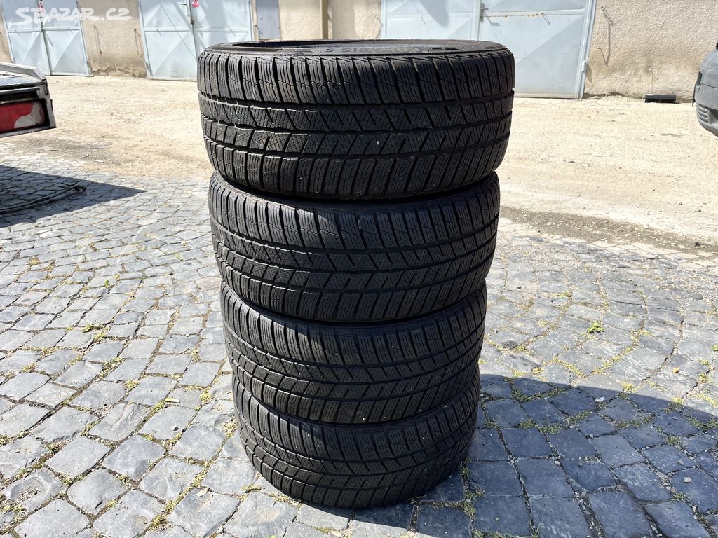 sadu zimních pneu Barum Polaris 5 215/45 R16