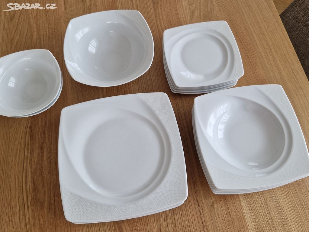 Set nádobí porcelán 21 kusů