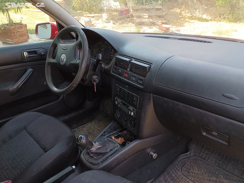 Golf IV 1.6 SR veškeré ND