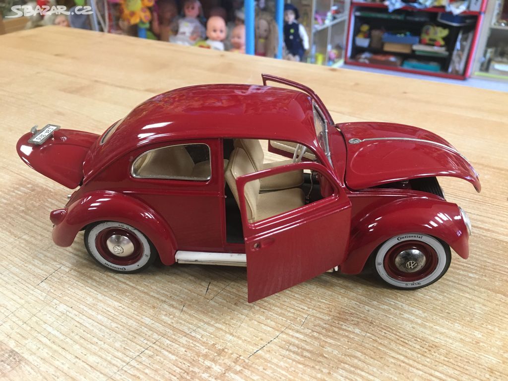 Sběratelské autíčko Burago volkswagen 1:18