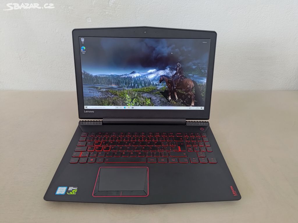 Lenovo Legion Y520-15IKBN - Top stav