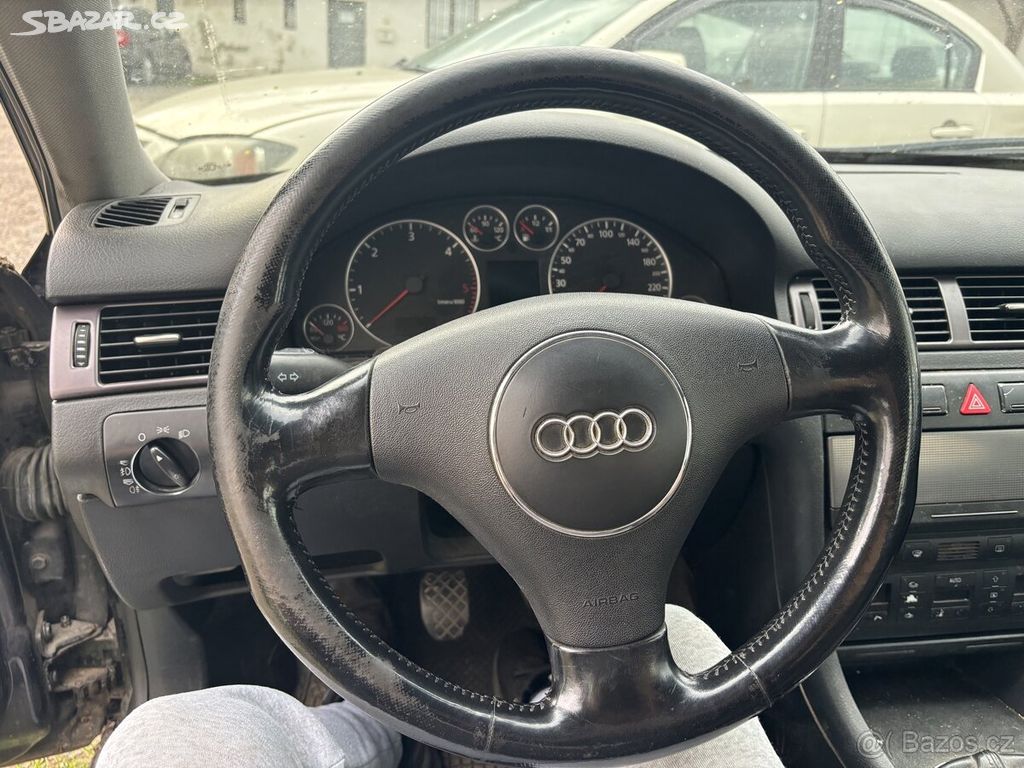 Audi A6 C5 3 ramenný volant