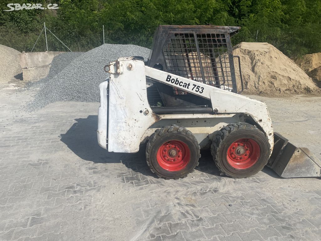 Bobcat 753