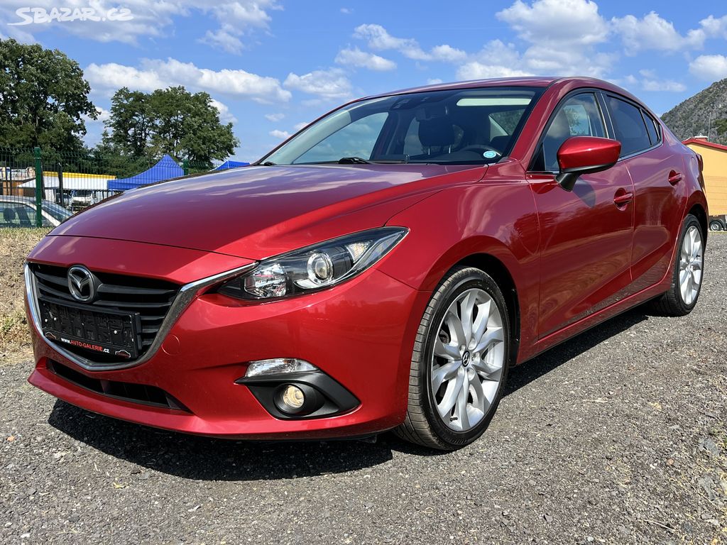 MAZDA 3 2015,2.0i 88KW,110TKM,VÝHŘEV,NAVI,ALU18!