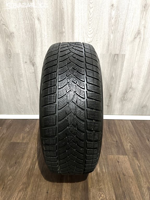 4x zimní Goodyear UltraGrip Perform 235/55/19 105V