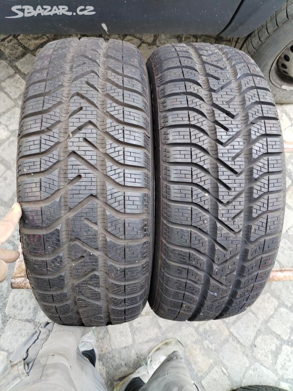 195/60/15 zimni pneu PIRELLI 195/60 R15