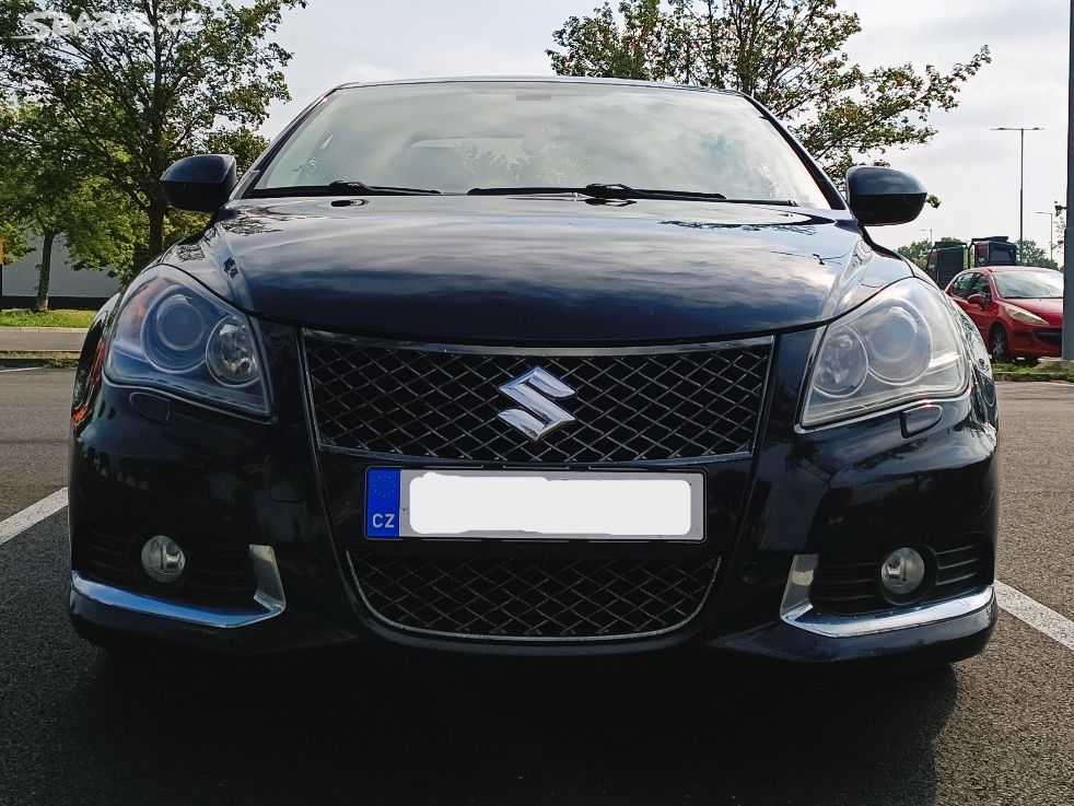 Prodám Suzuki Kizashi 2.4 benzín, manuál