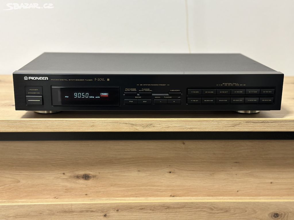 PIONEER F-201L LEVNÝ STEREO TUNER !!