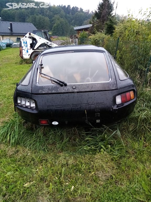 Porsche 928