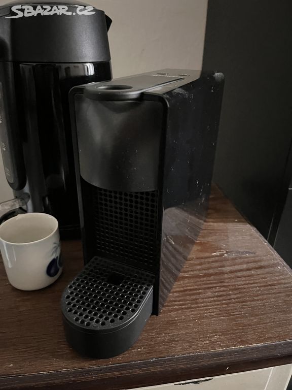 Kapslový kávovar Nespresso Essenza Mini C30