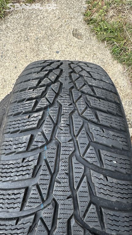 2x zimní pneu Nokian WRD4 185/60 R15 84T