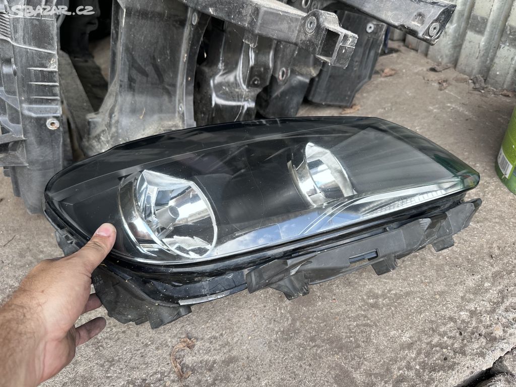 VW TOURAN II 10-15 pravé přední světlo lampa