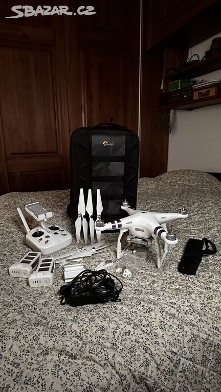 Dron DJI Phantom 3 Advanced + Lowepro BP 400