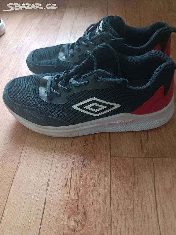 Tenisky Umbro vel 36