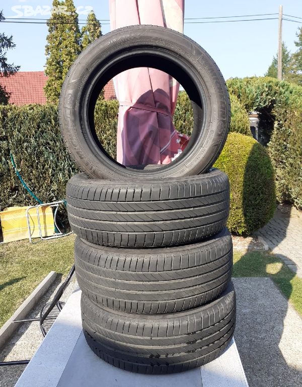 Skoro nové pneumatiky Michelin 215/55 R17 94V