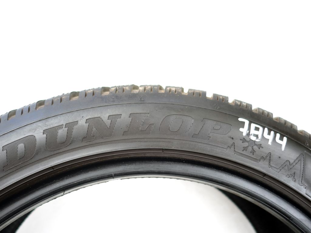 Zimní pneu 235/45/18 Dunlop 4ks p7844