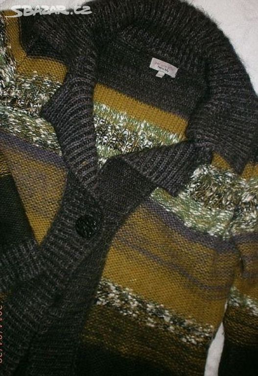 Pěkný svetr na jeden knoflík - vel.L-XL