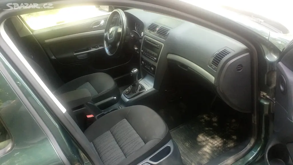 Škoda Octavia combi II 2.0 TDI Elegance rv 2012-CZ - fotka 6