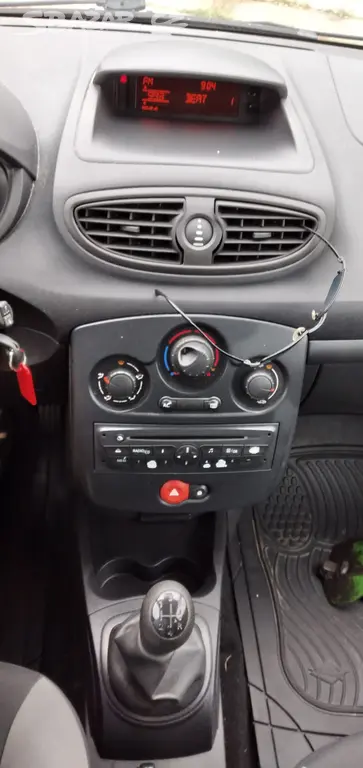 Renault Clio III 1,2 16V 2011 facelift klimatizace - fotka 6