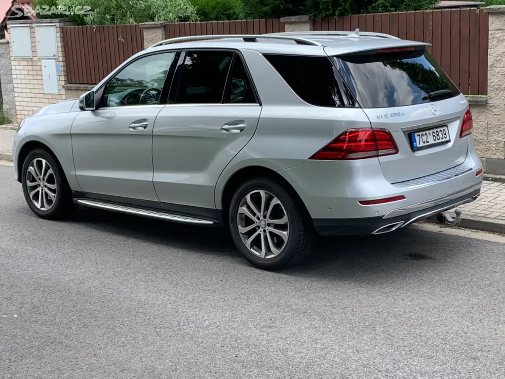 Mercedes-Benz GLE 350d 4M CZ DPH vzduch pekný - fotka 4