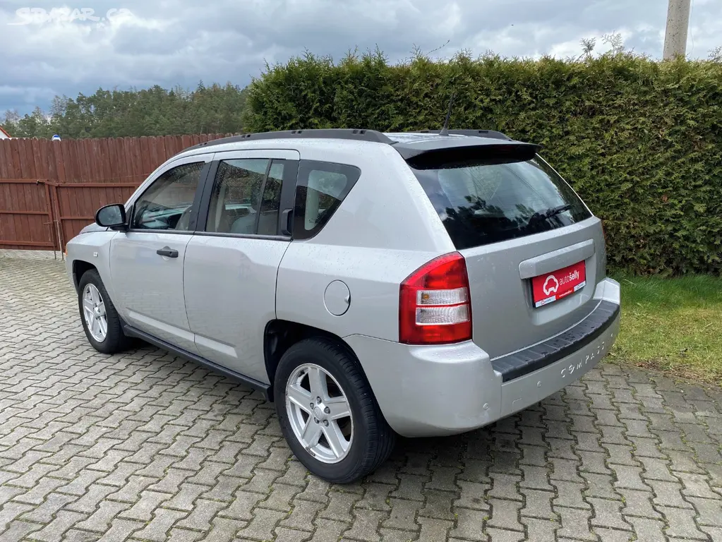 JEEP COMPASS 2,0 TDI LIMITED / 4X4 / 2007 - fotka 3