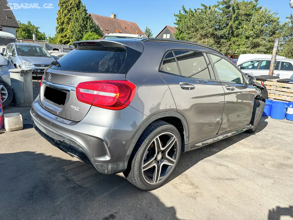Mercedes-Benz GLA 220 CDI 125kW - fotka 3
