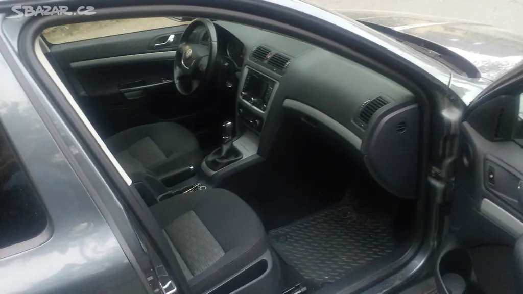 Škoda Octavia combi II TDI 77 kW Elegance Rv 2012 - fotka 4