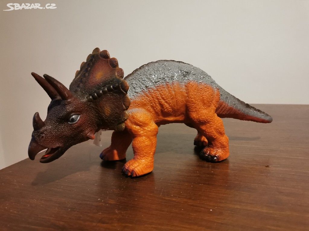 Dinosaurus Triceratops (35 cm)