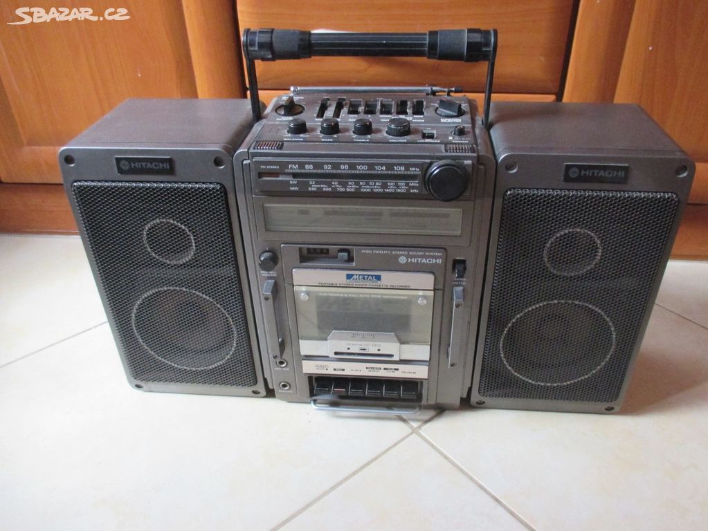 Nabízím retro radio Hitachi TRK 8140W 80 léta