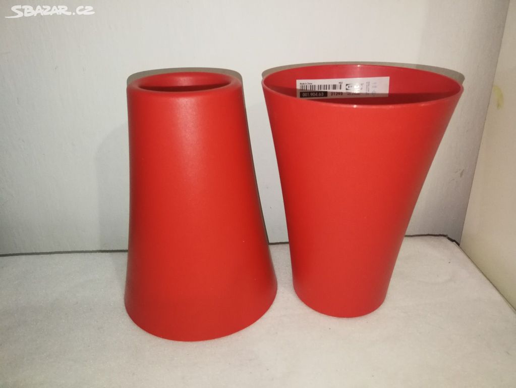 Ovanlig váza / květináč Ikea - červená