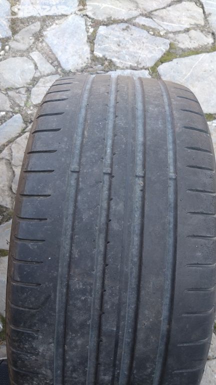 Prodám 2 letní pneu 235 40 18 GOODYEAR vzorek 65%