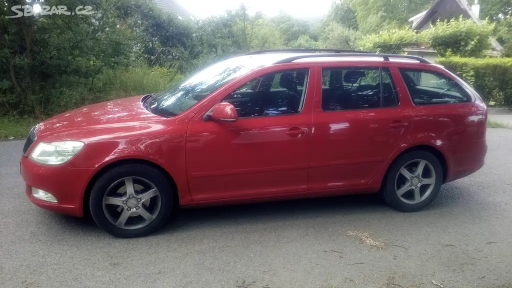 Škoda Octavia combi II 1.6i 75kW 2010 Facelift-TOP - fotka 4