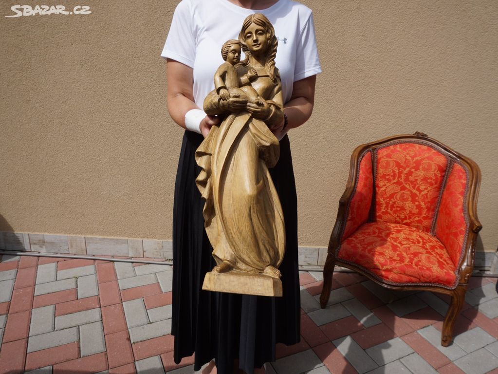 Dřevěná ručně řezaná socha Panny Marie s Ježíšem